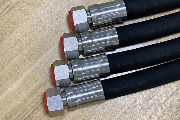 Hydraulic hose assemblies with protective caps, Durable and reliable hydraulic hose fittings